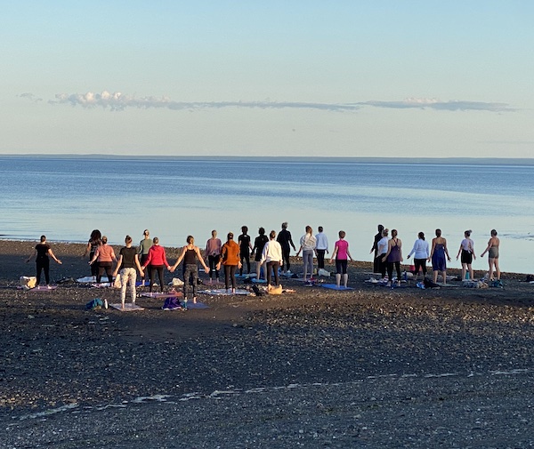 yoga-plage Gasp&eacute;sie